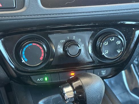 Used 2019 Honda HR-V LX image 20