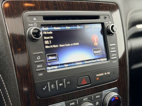 Used 2016 Chevrolet Traverse LT image 11