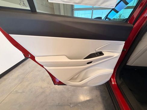 New 2026 Jeep Cherokee Limited AWD/4WD image 14