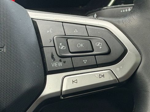 Used 2023 Volkswagen Jetta SE FWD image 17