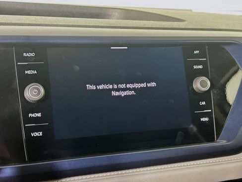 Used 2024 Volkswagen Taos SE image 22