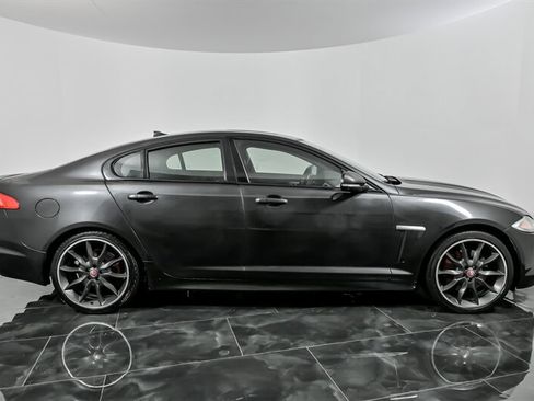 Used 2015 Jaguar XF Portfolio image 12