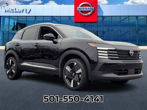 Used 2025 Nissan Kicks SR w/ SR Premium Package image 2