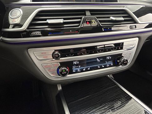 Used 2021 BMW 750i xDrive w/ Executive Package image 20