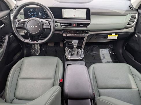 Certified 2025 Kia Seltos SX w/ SX Sunroof Package image 22