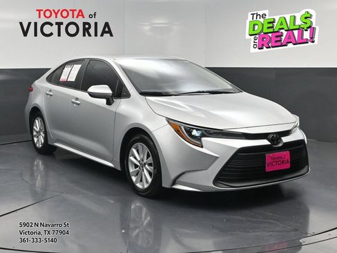Used 2024 Toyota Corolla LE w/ LE Convenience Package FWD image 1