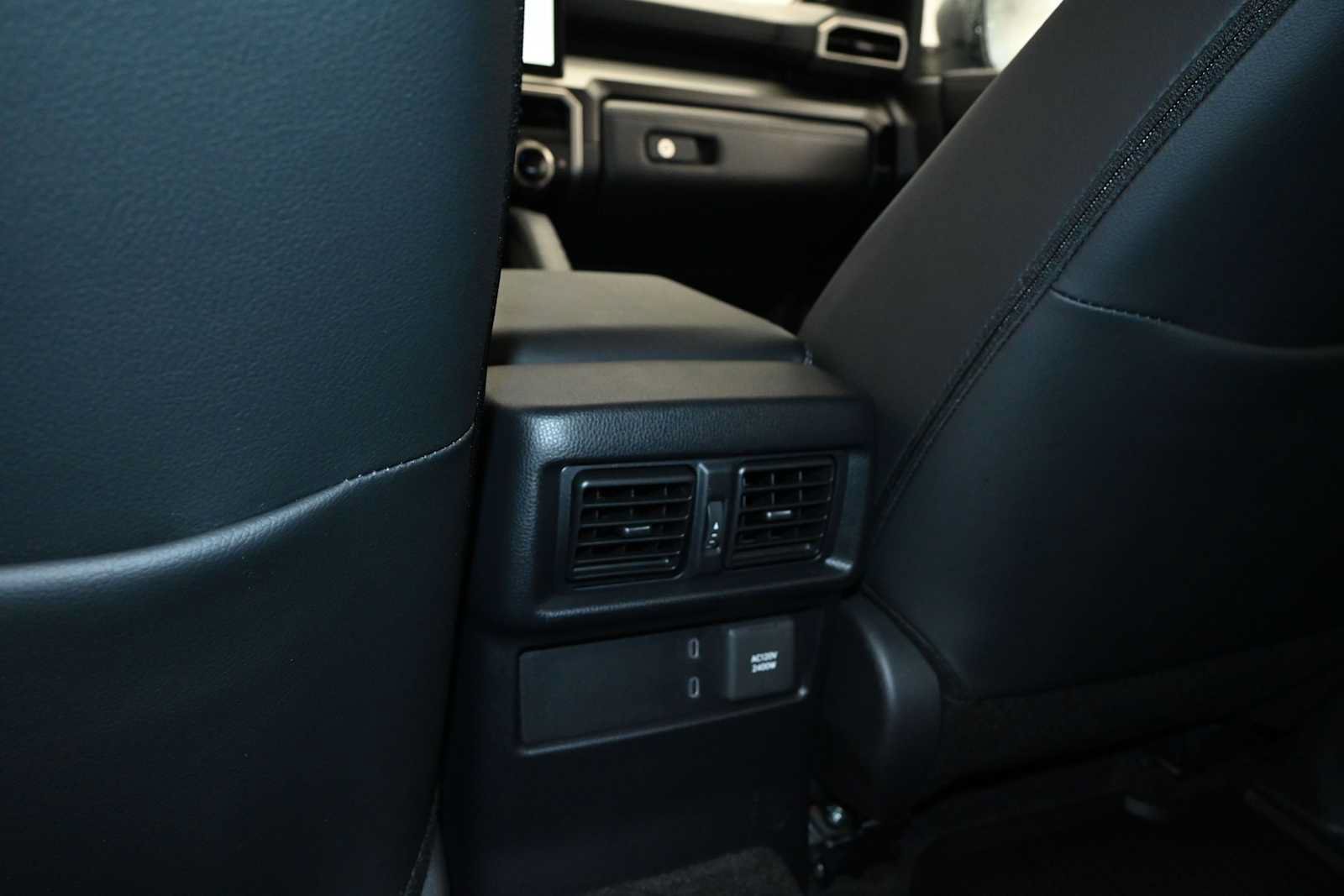 Used 2025 Toyota 4Runner Limited AWD/4WD image 23
