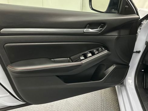 Certified 2024 Nissan Altima 2.5 SR w/ SR Premium Package FWD image 17