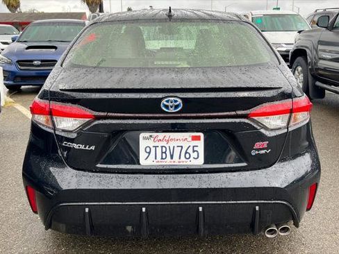 Certified 2025 Toyota Corolla SE image 5