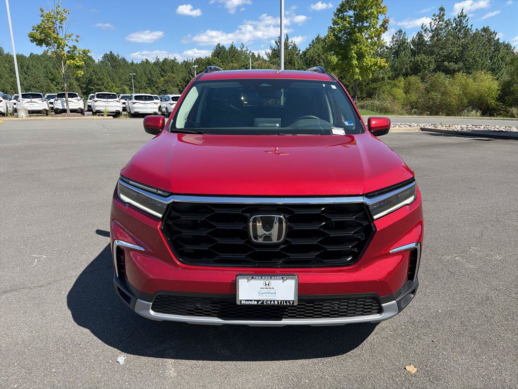 Used 2025 Honda Pilot Touring image 2