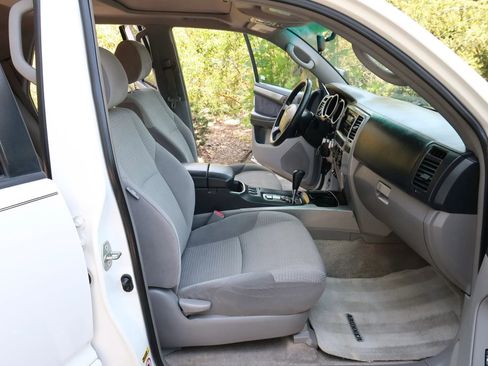 Used 2005 Toyota 4Runner Sport AWD/4WD image 28