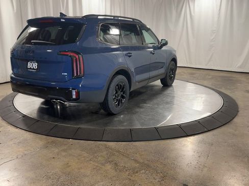 Used 2025 Kia Telluride AWD image 8