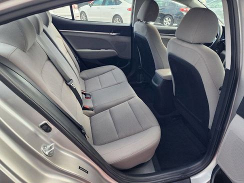 Used 2020 Hyundai Elantra SE FWD image 11