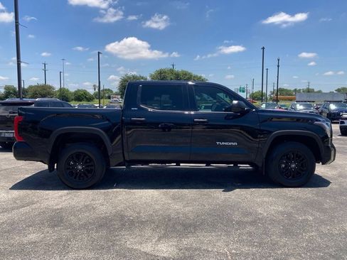 Used 2025 Toyota Tundra SR5 AWD/4WD image 4