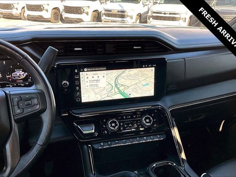 Used 2024 GMC Sierra 2500 AT4X image 10