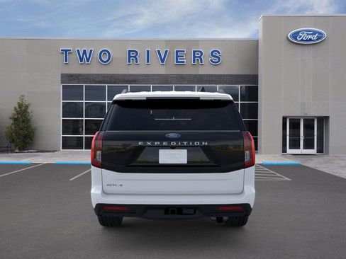 New 2026 Ford Expedition Active image 5
