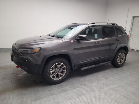 Used 2021 Jeep Cherokee Trailhawk w/ Technology Group AWD/4WD image 2