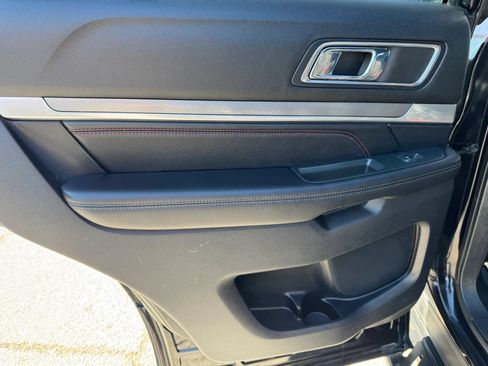 Used 2019 Ford Explorer Sport w/ Ford Safe & Smart Package AWD/4WD image 15