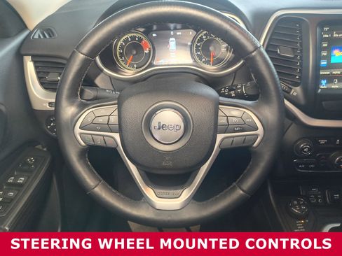 Used 2017 Jeep Cherokee Trailhawk w/ Comfort/Convenience Group image 9