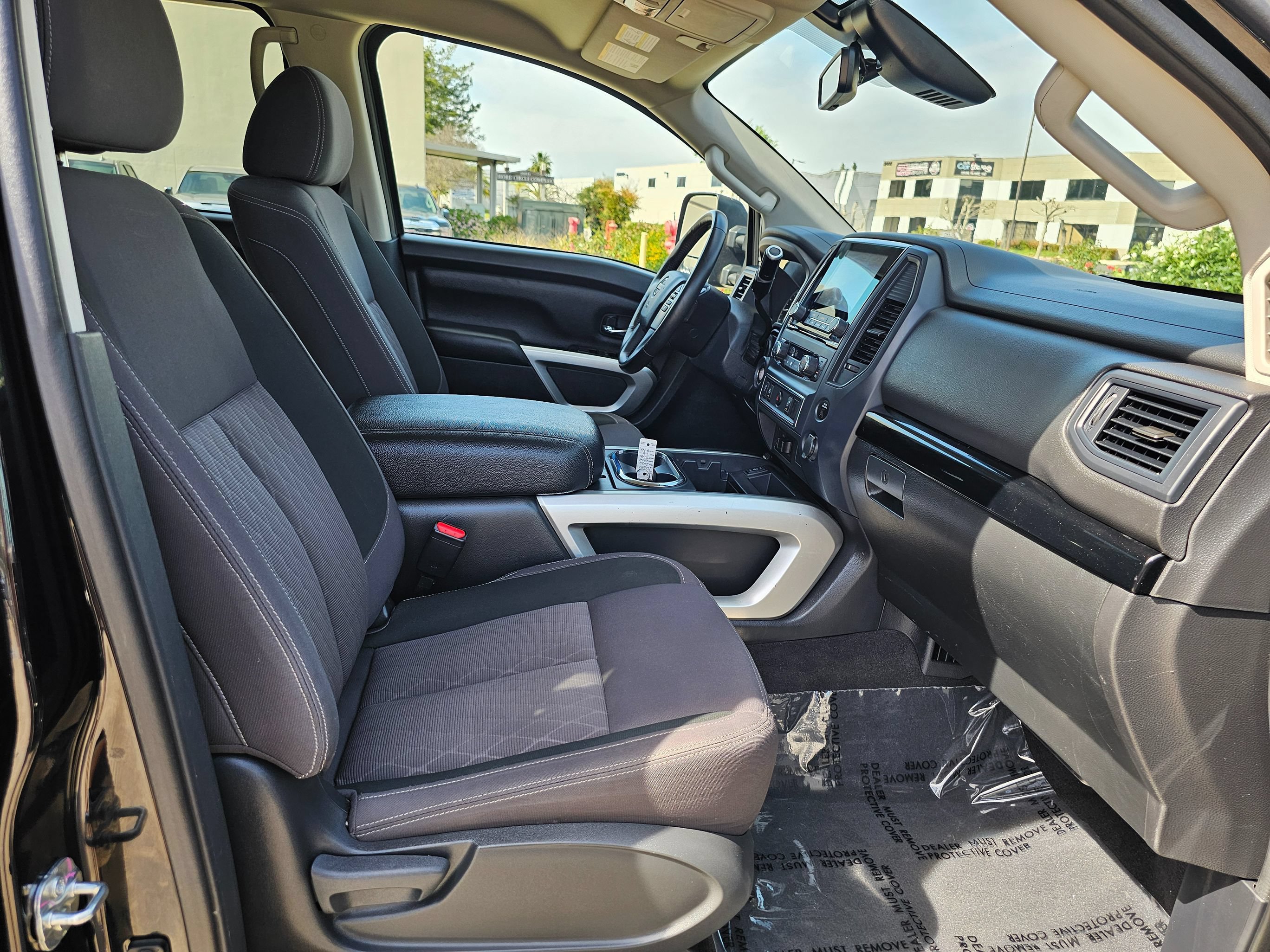 Used 2024 Nissan Titan SV w/ SV Convenience Package RWD image 29