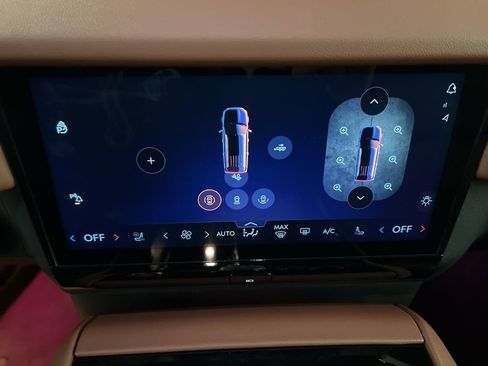 New 2025 Lincoln Navigator L Reserve AWD/4WD image 14
