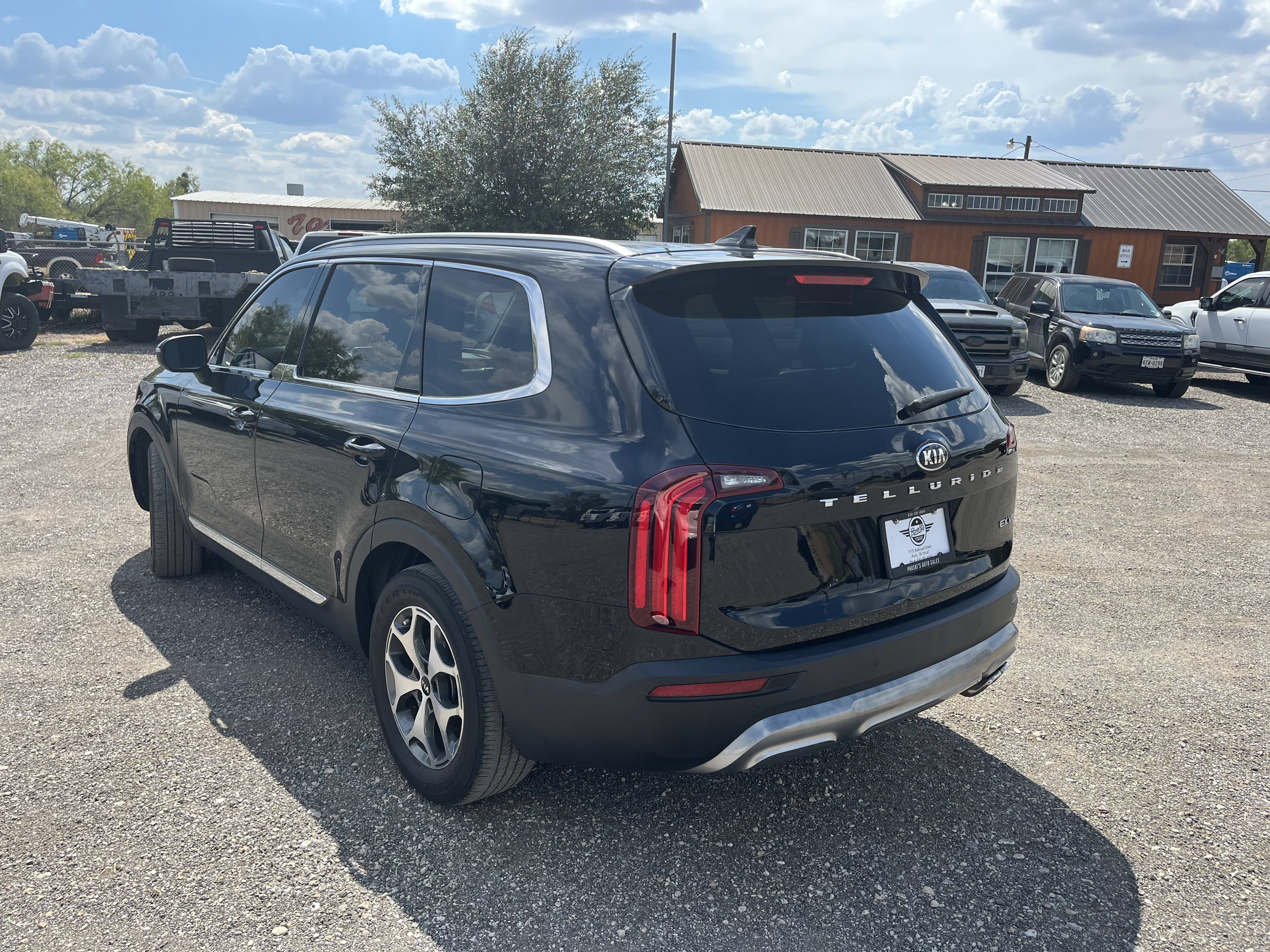 Used 2022 Kia Telluride SX w/ Nightfall Edition Package AWD/4WD image 4