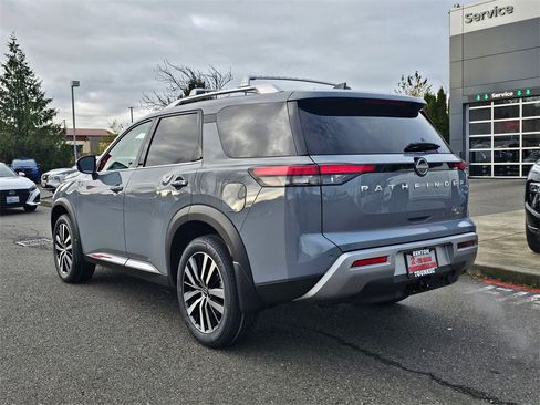 New 2025 Nissan Pathfinder Platinum image 7