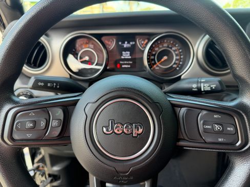 Used 2020 Jeep Wrangler Sport AWD/4WD image 30