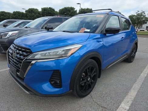 Used 2021 Nissan Kicks SR w/ SR Premium Package FWD image 3