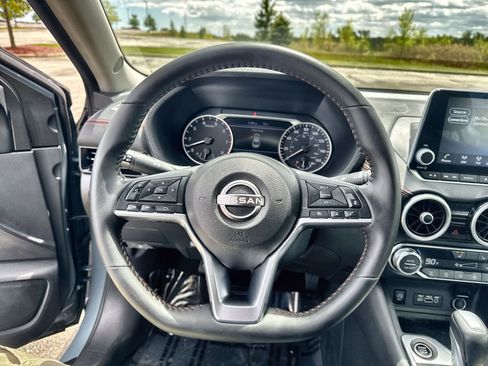 Used 2025 Nissan Sentra SR FWD image 18