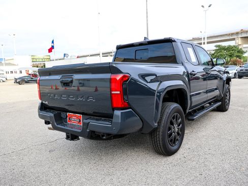 Certified 2025 Toyota Tacoma SR5 w/ SR5 Upgrade Package AWD/4WD image 7