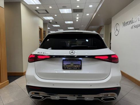 Certified 2025 Mercedes-Benz GLC 300 image 4