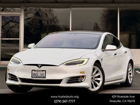 Used 2020 Tesla Model S Long Range image 1