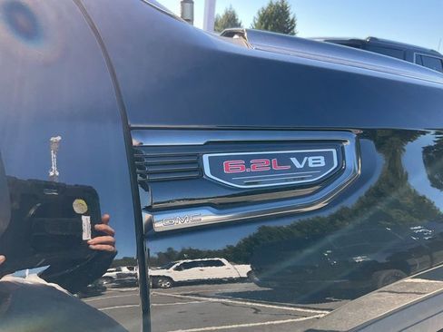 Used 2023 GMC Sierra 1500 AT4 w/ AT4 Preferred Package image 11