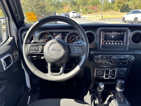 Used 2021 Jeep Wrangler Unlimited Sport image 22