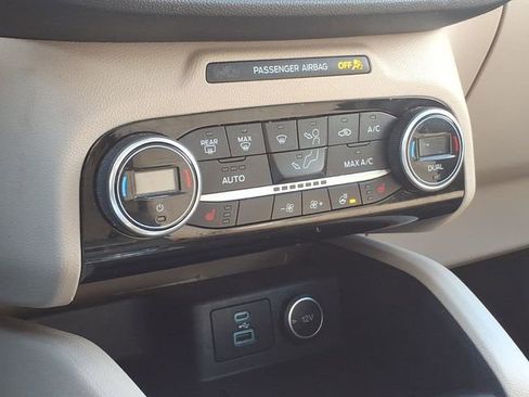 Used 2021 Ford Escape SE w/ Convenience Package AWD/4WD image 18