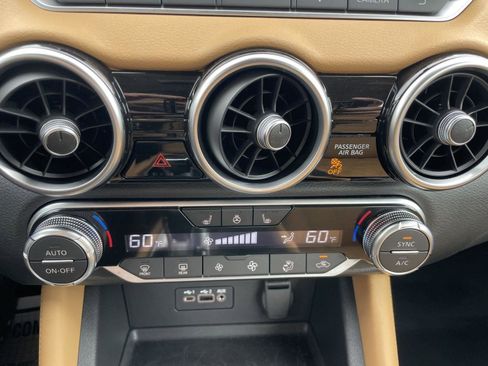 Used 2023 Nissan Sentra SV w/ SV Premium Package image 28