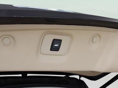 Used 2020 Nissan Pathfinder Platinum image 14