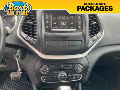 Used 2014 Jeep Cherokee Sport w/ Cold Weather Group FWD image 24