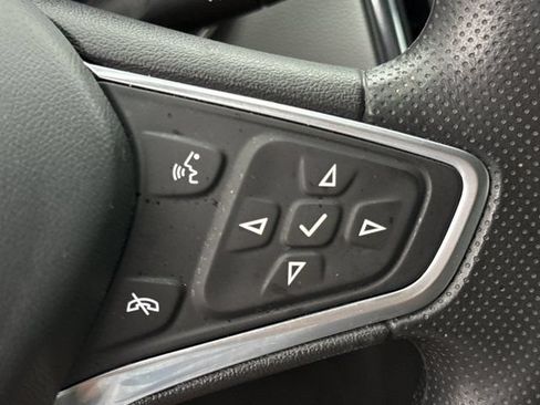 Used 2023 Chevrolet Equinox LS w/ LS Convenience Package FWD image 21