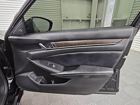 Used 2018 Honda Accord EX-L image 39