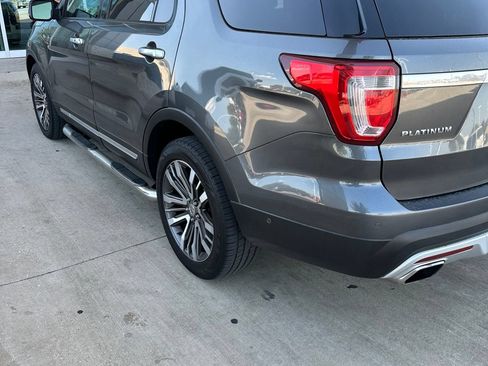 Used 2017 Ford Explorer Platinum AWD/4WD image 9