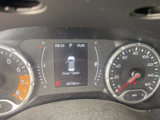 Used 2020 Jeep Renegade Latitude FWD image 9
