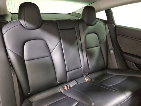 Used 2019 Tesla Model 3 Standard Range Plus image 10