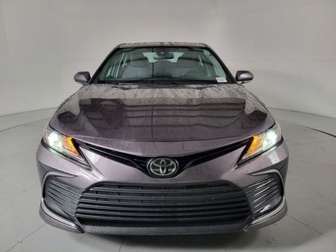 Used 2022 Toyota Camry LE image 8