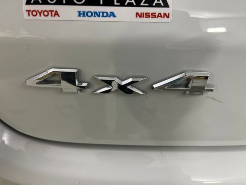 Used 2025 Jeep Compass Limited image 44