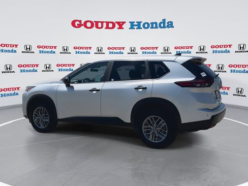 Used 2024 Nissan Rogue S AWD/4WD image 6