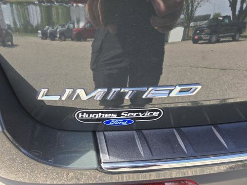 Used 2023 Ford Explorer Limited w/ Equipment Group 301A AWD/4WD image 35
