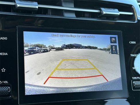 Used 2022 Hyundai Santa Cruz SEL image 17