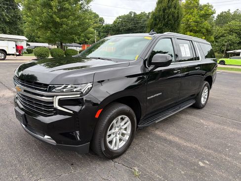 Used 2024 Chevrolet Suburban LT AWD/4WD image 9